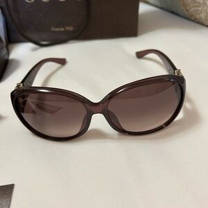 Gucci Elegant Dark Brown Sunglasses